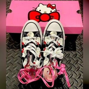 Brand new Hello Kitty x Chuck Taylor All Star Canvas Ox 'Black' 2018